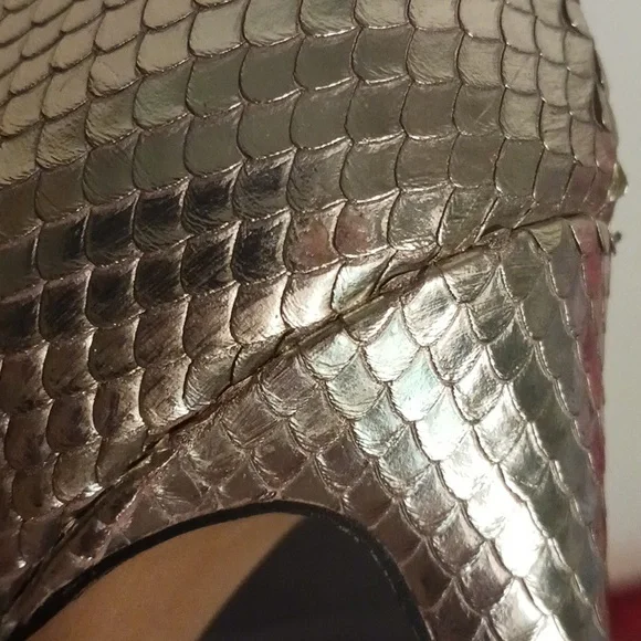 Karl Lagerfeld 6.5 Gold Heels - Picture 7 of 9